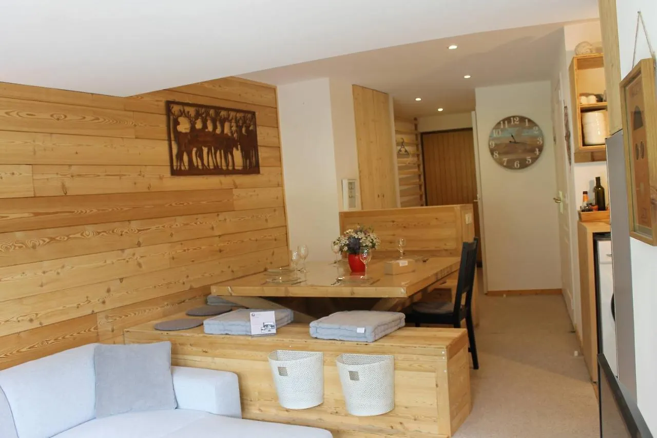 Residence Charmes 303 Cles Blanches Courchevel 0*,  França